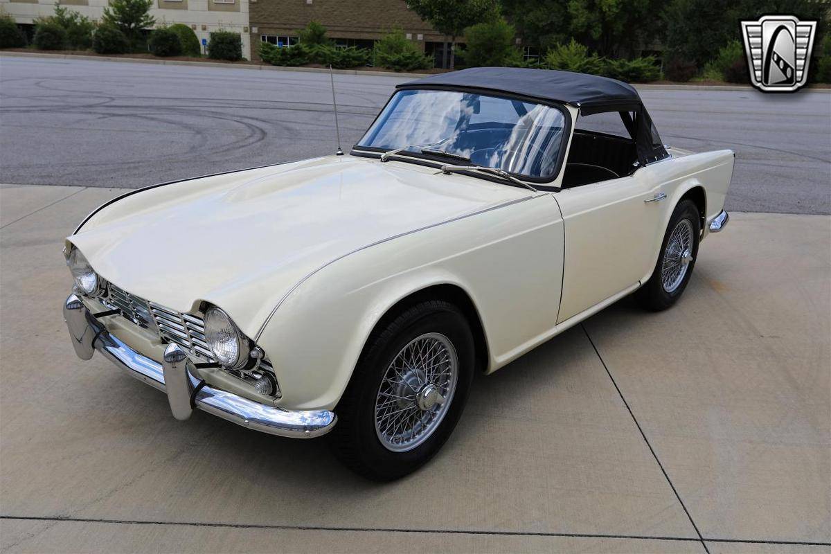 Triumph TR4