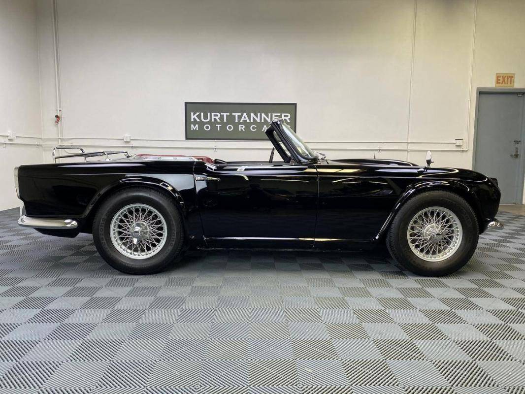 Triumph TR4