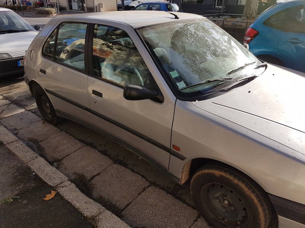 Peugeot 306