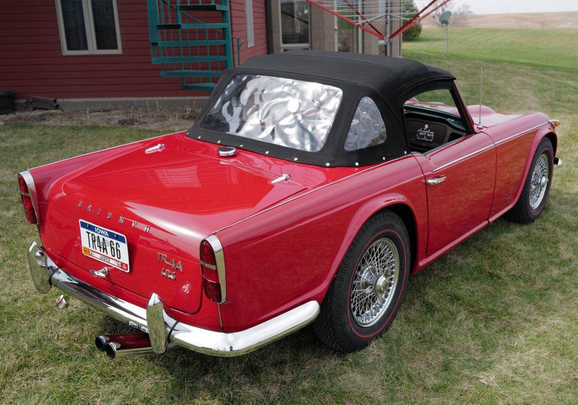 Triumph TR4