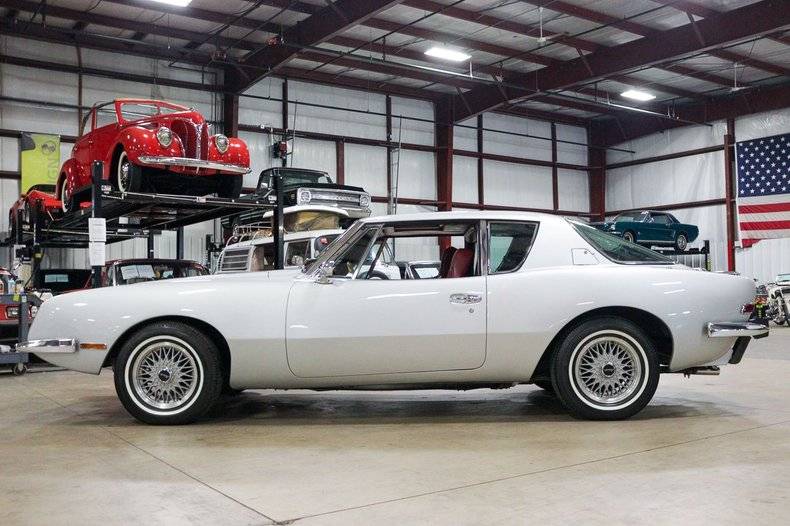 Studebaker Avanti