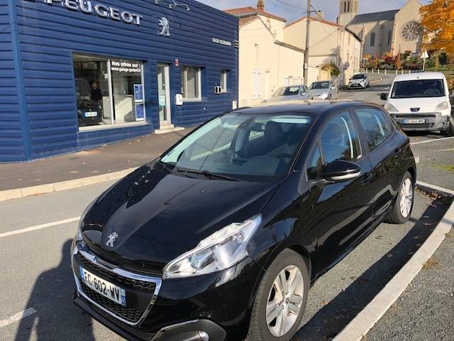 Peugeot 208