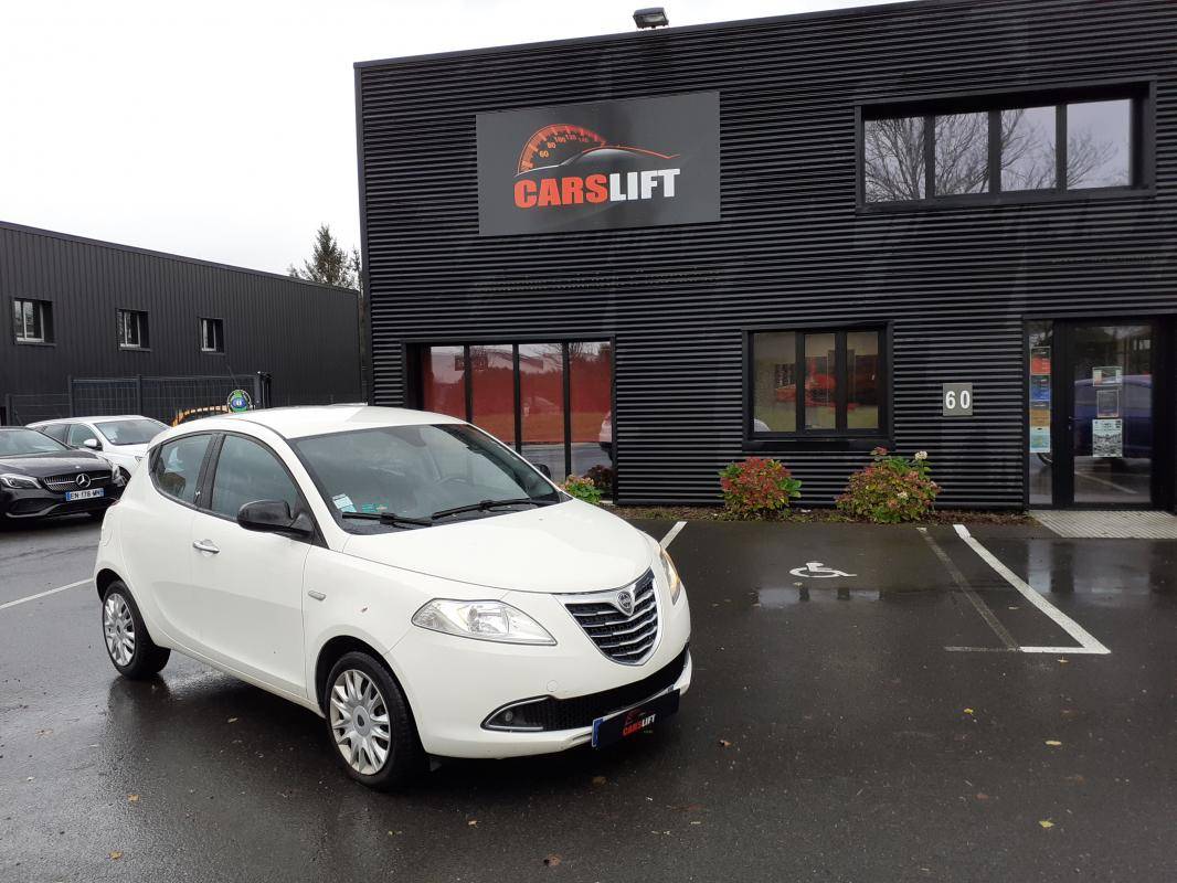 Lancia Ypsilon