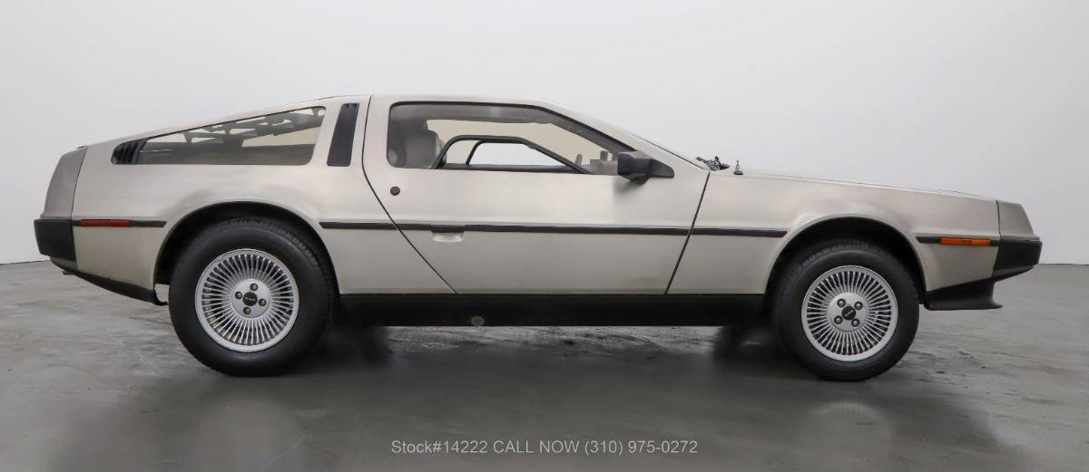 DeLorean DMC-12