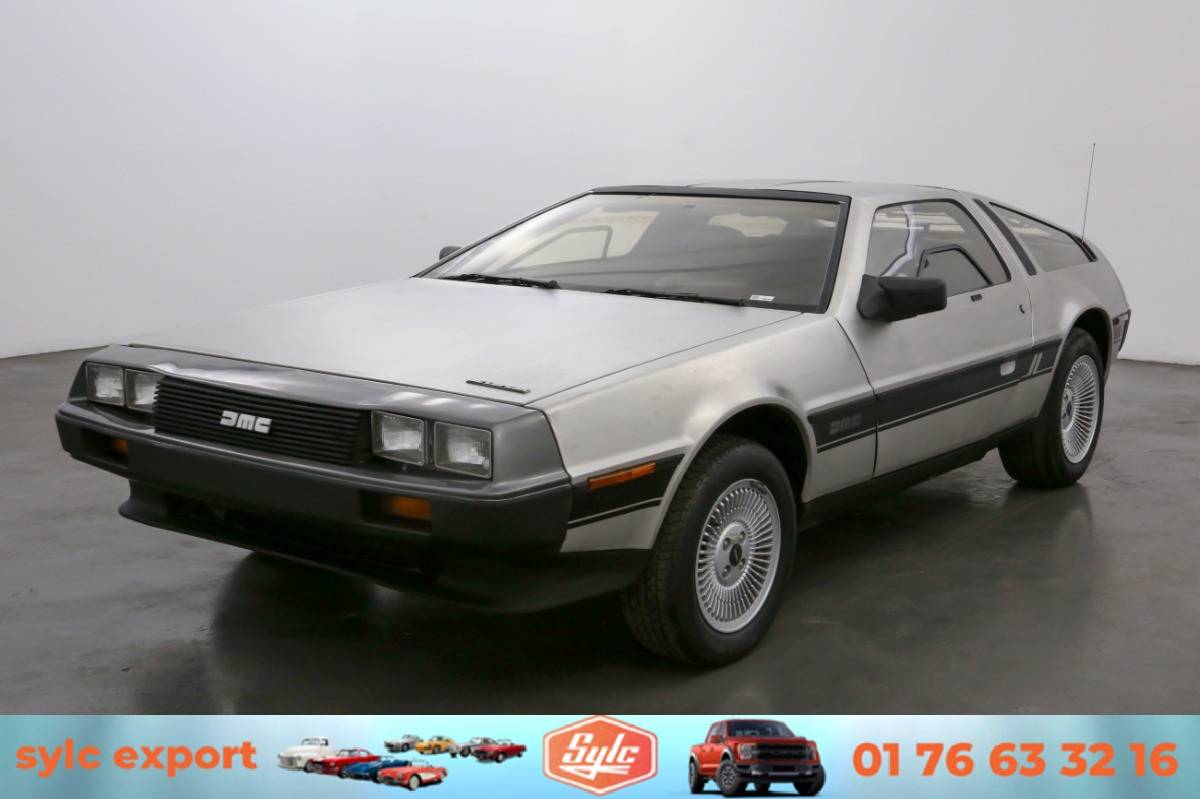 DeLorean DMC-12