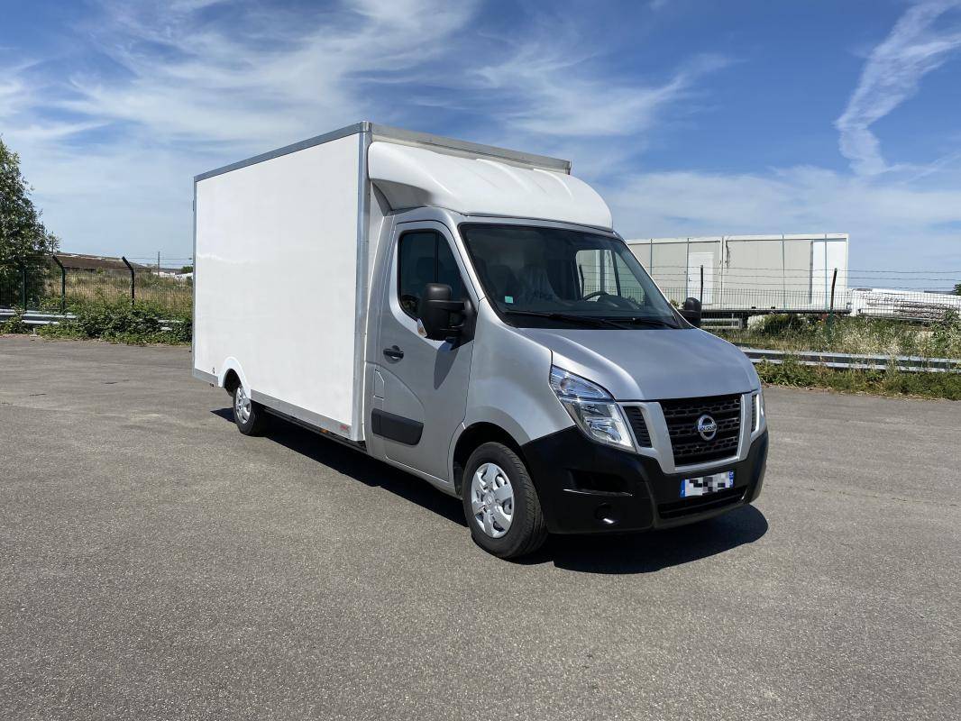 Nissan NV400