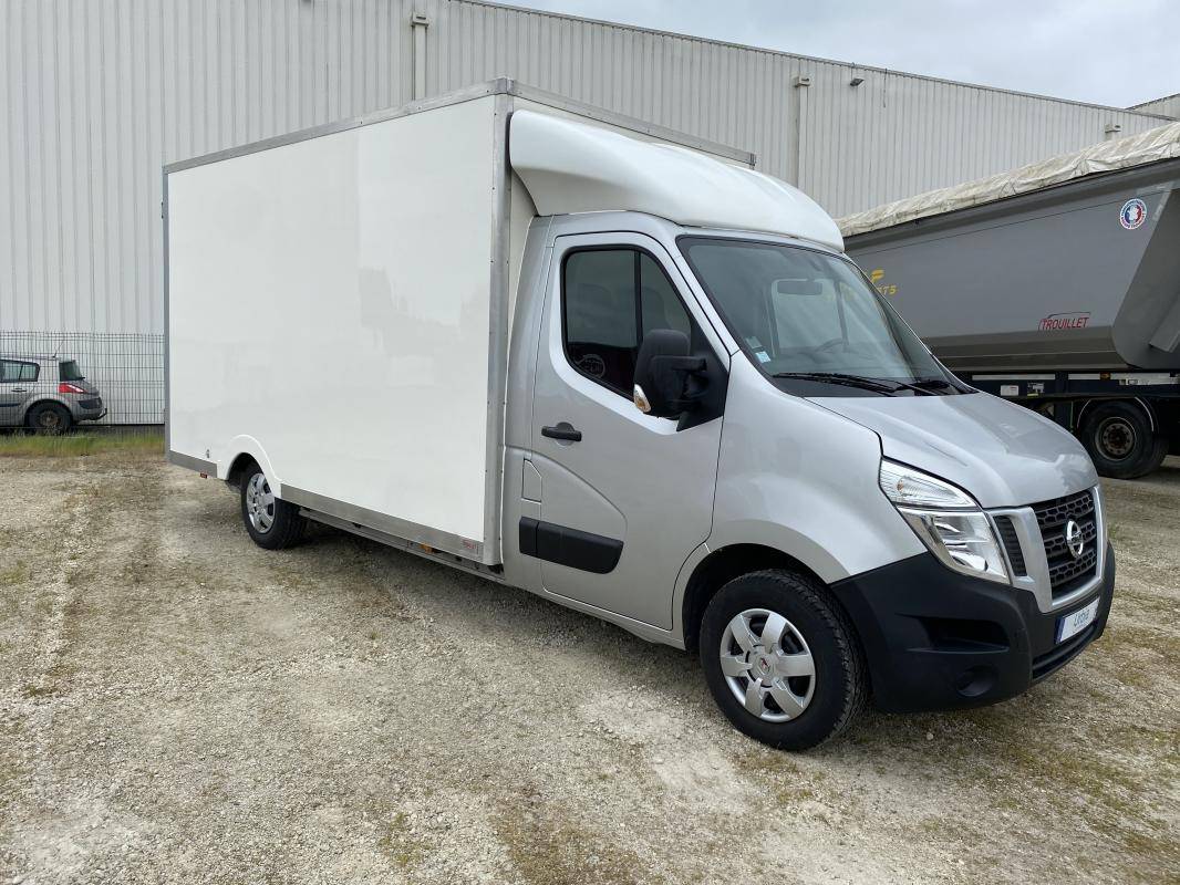 Nissan NV400