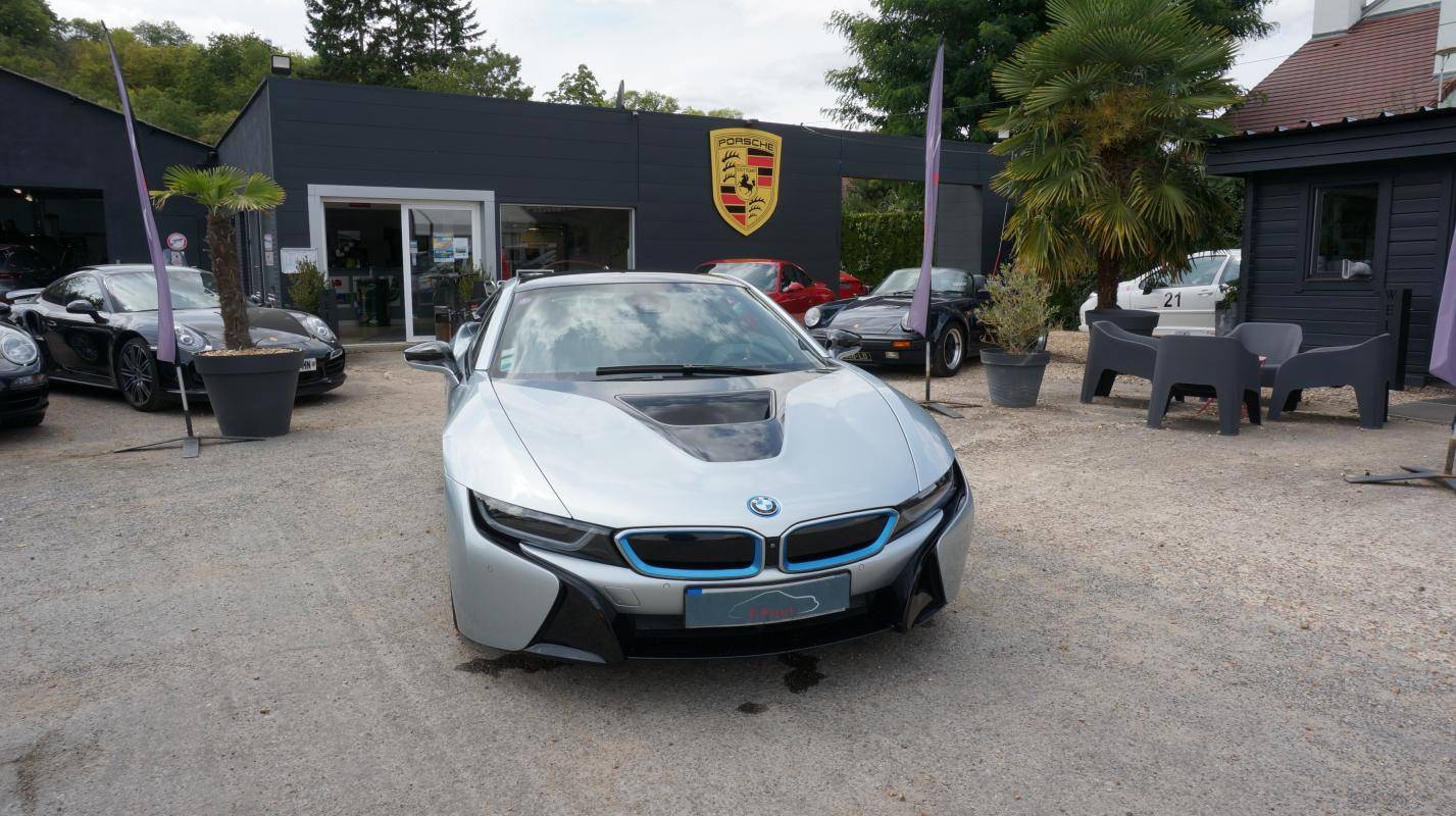 BMW i8