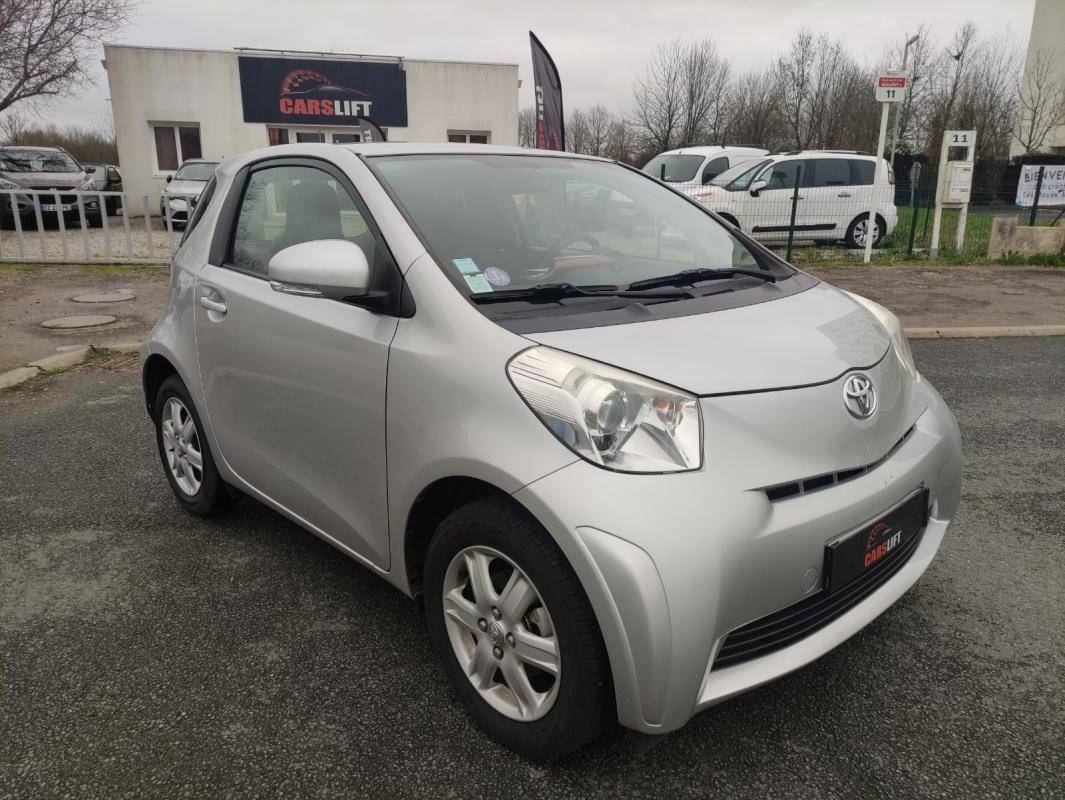 Toyota iQ