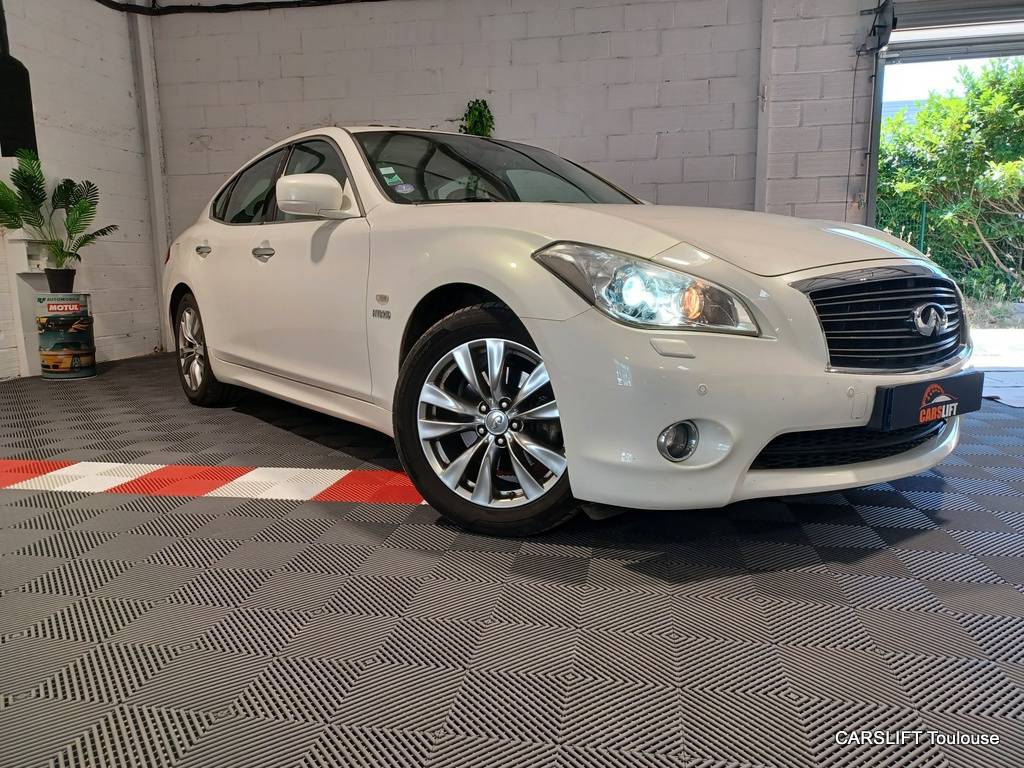 Infiniti M35