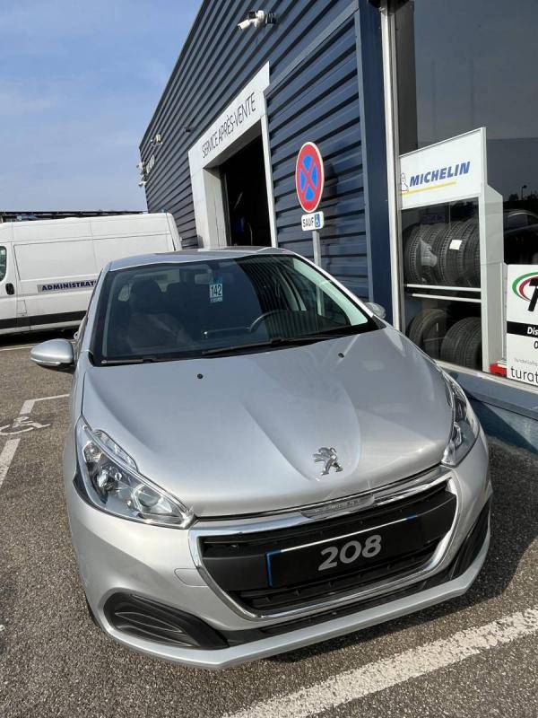 Peugeot 208