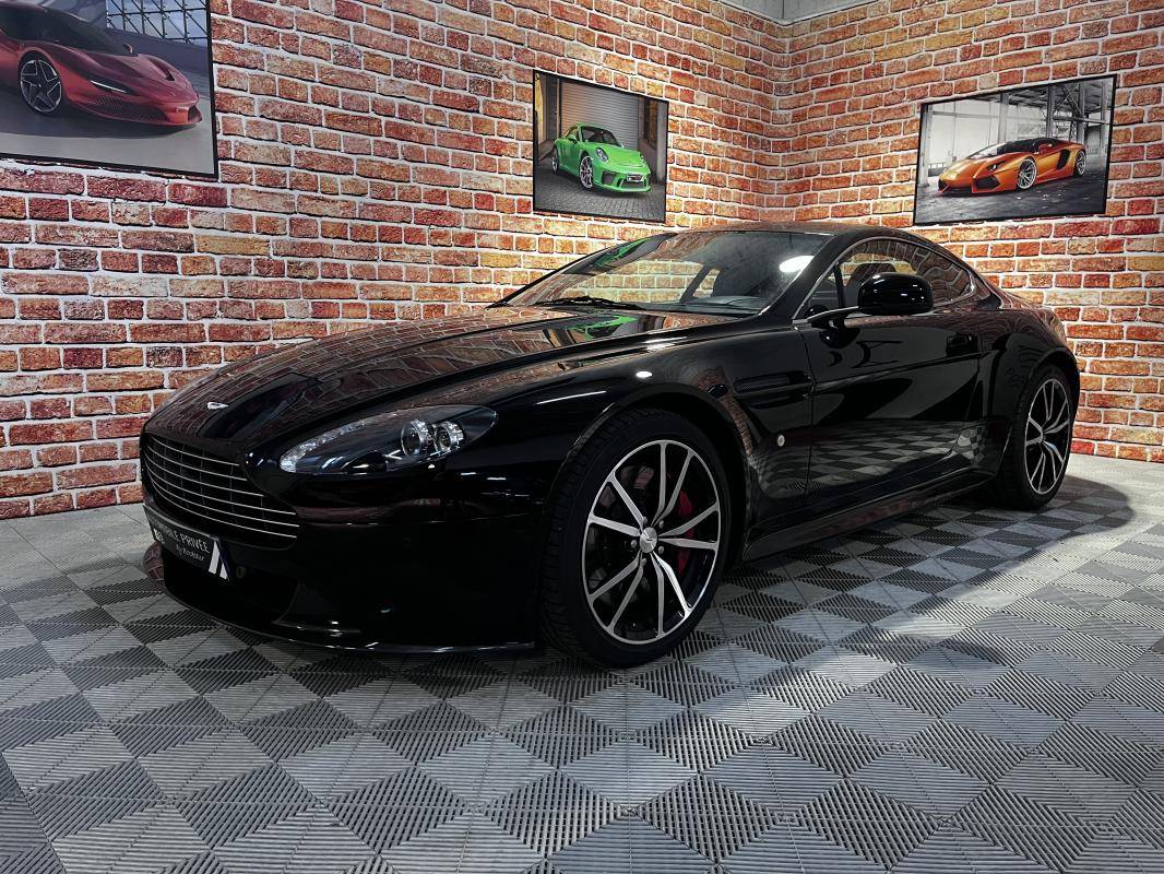 Aston Martin V8 Vantage