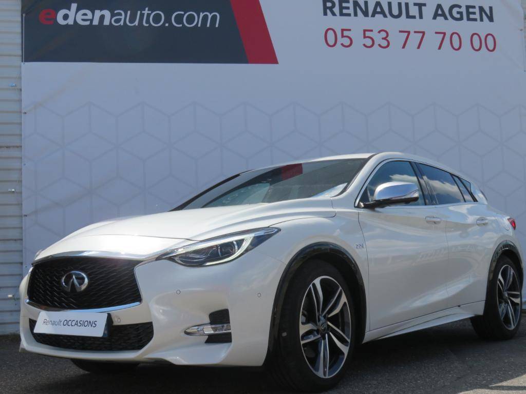 Infiniti Q30