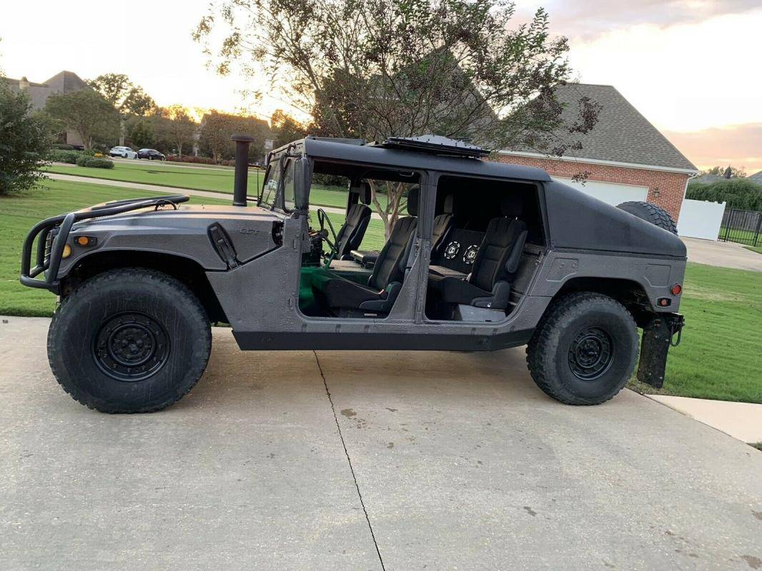 Hummer Humvee