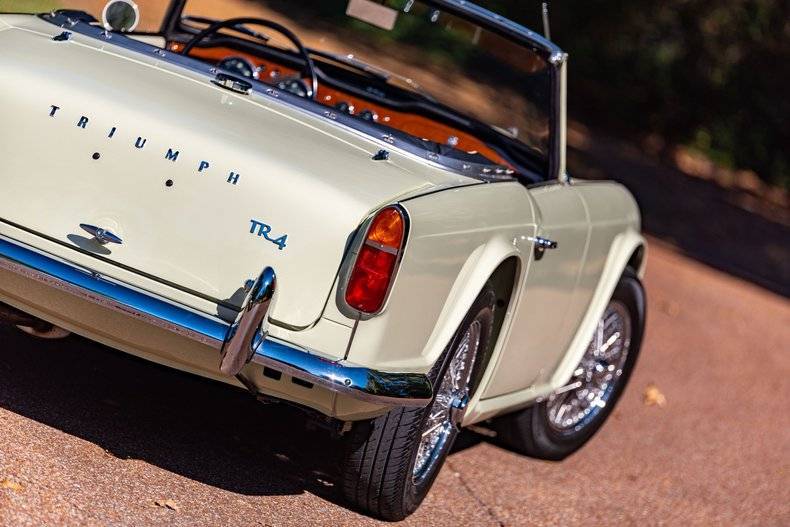 Triumph TR4