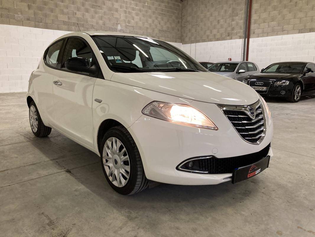 Lancia Ypsilon