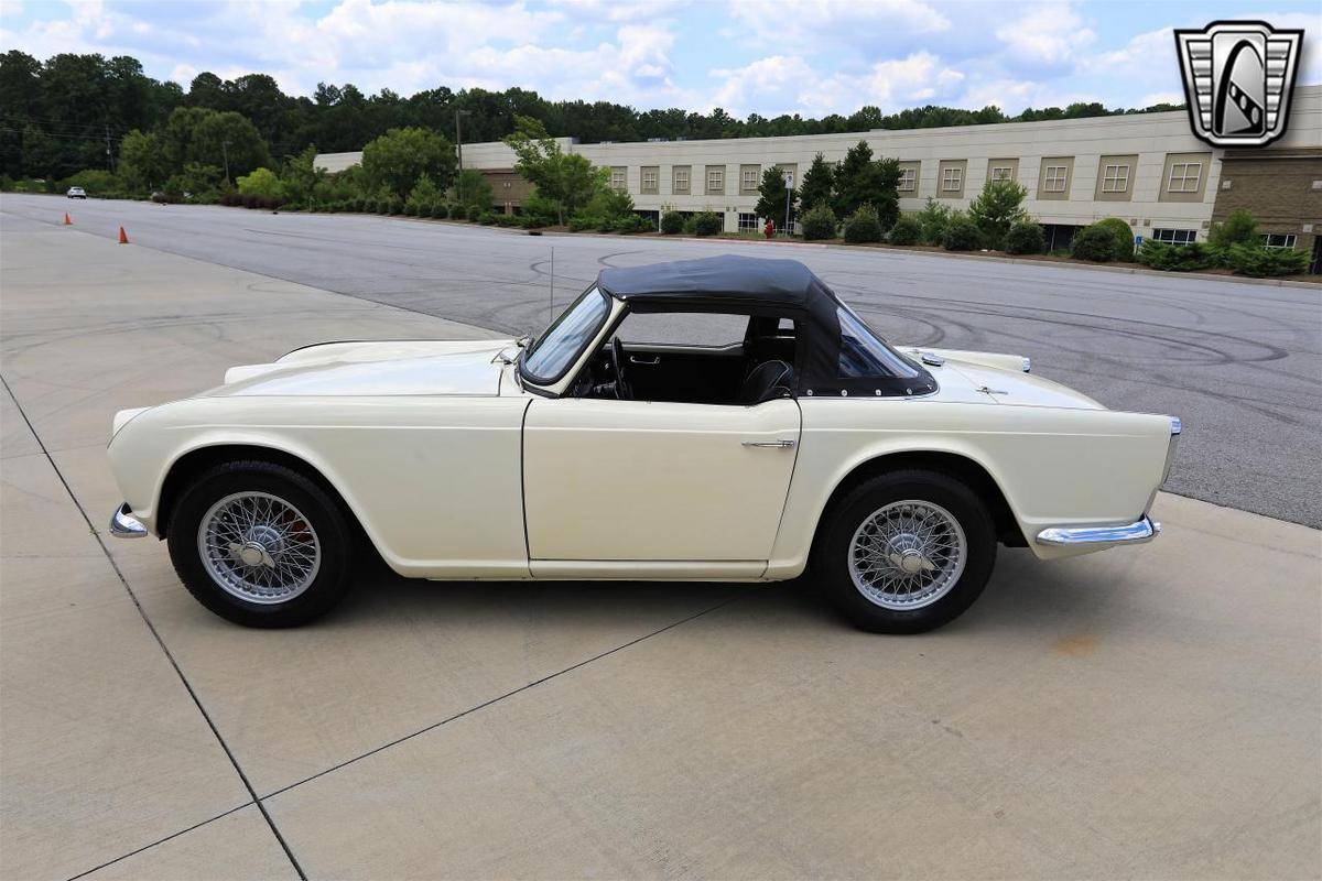 Triumph TR4