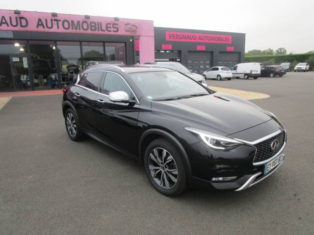 Infiniti QX30