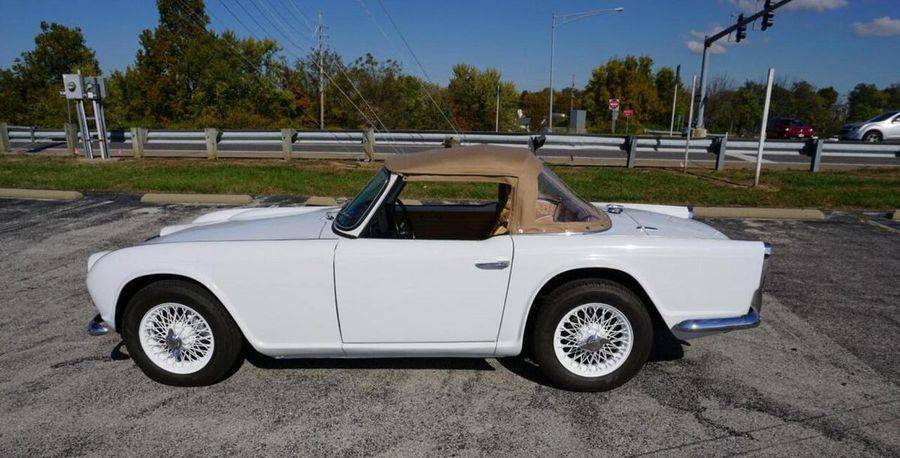 Triumph TR4