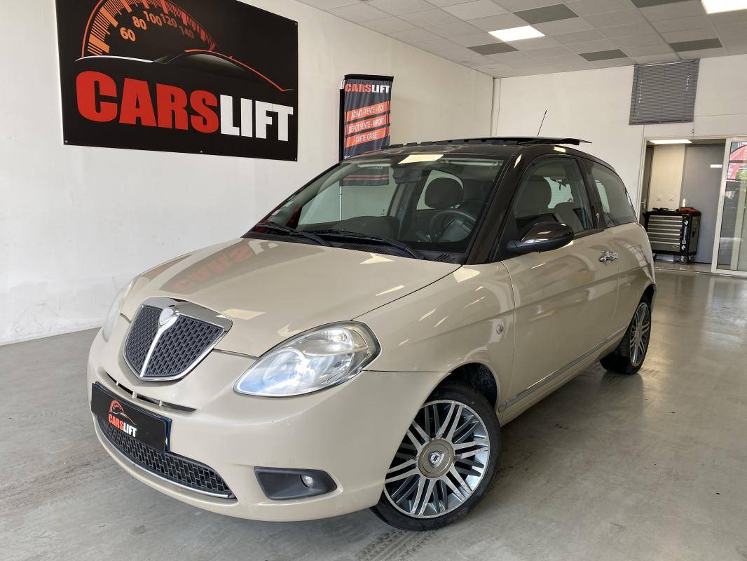 Lancia Ypsilon