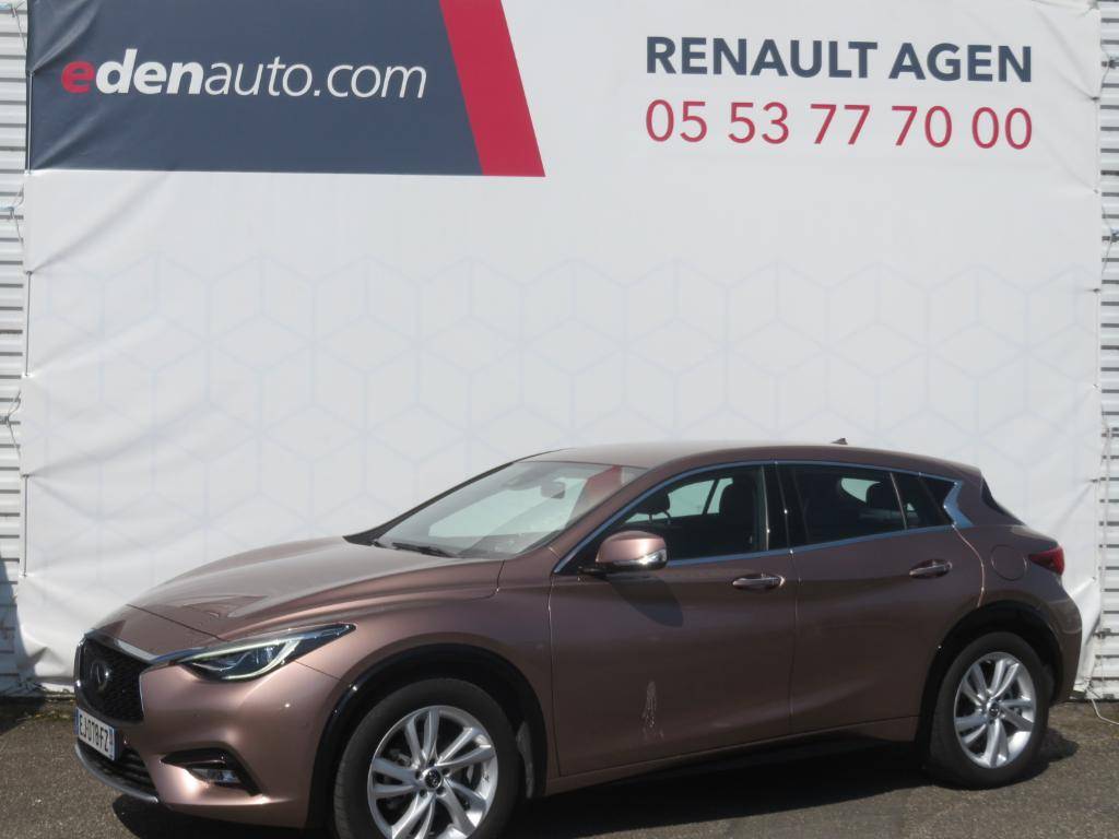 Infiniti Q30