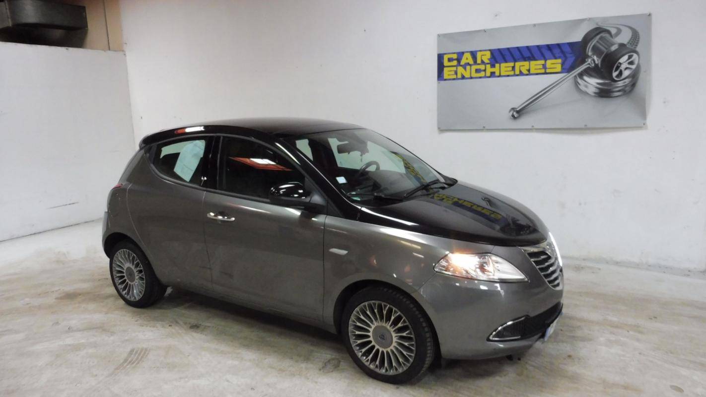 Lancia Ypsilon